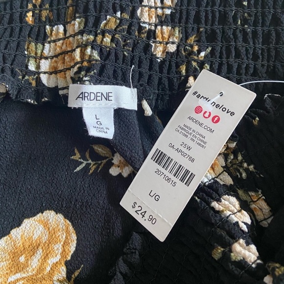 🌸 Ardene 🌸 floral off the shoulder top - Picture 3 of 7